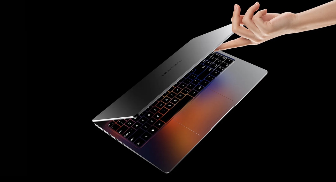 Megabook T1_3.jpg Megabook T1_3.jpg